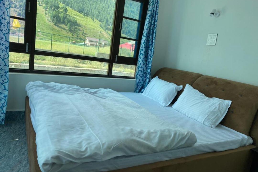 Photo of Bedroom in Gulmarg