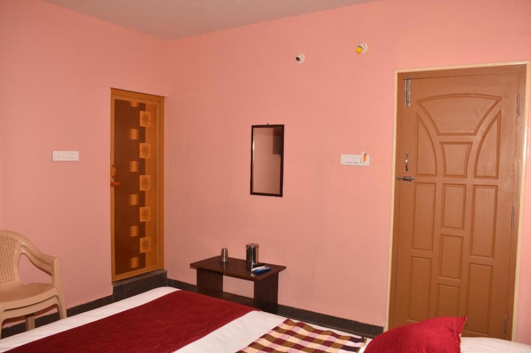Photo of Bedroom in Thirukadaiyur