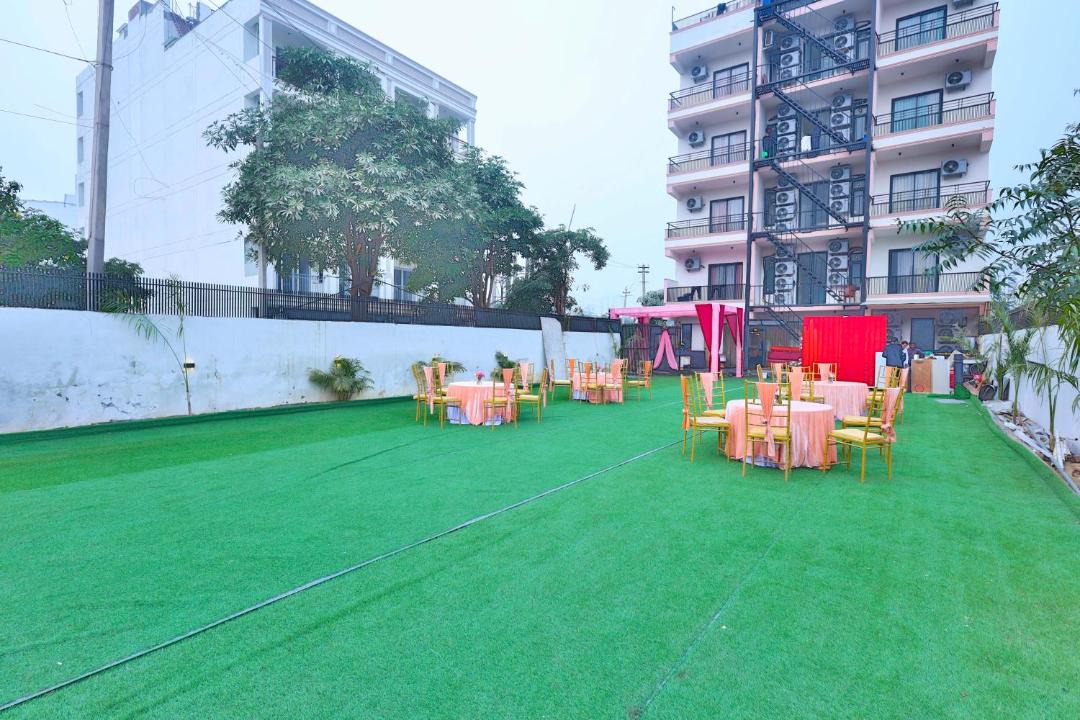 Photo of Others in DLF Phase 5