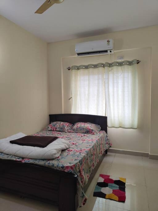 Photo of Bedroom in Palm Meadows