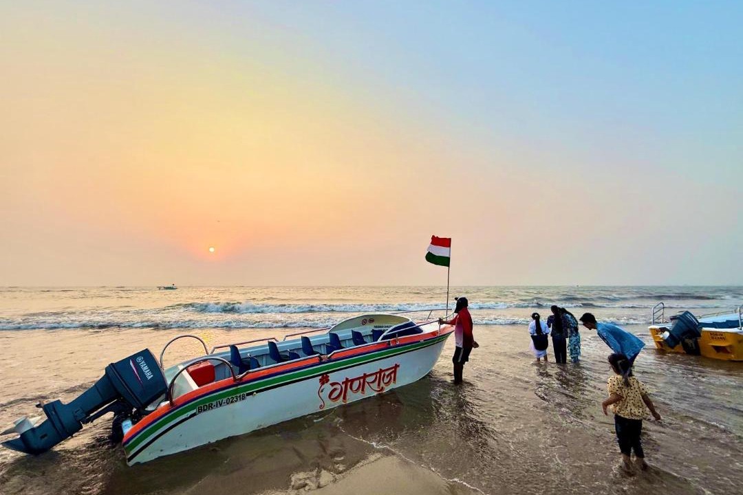 Photo of Human In Picture in Juhu