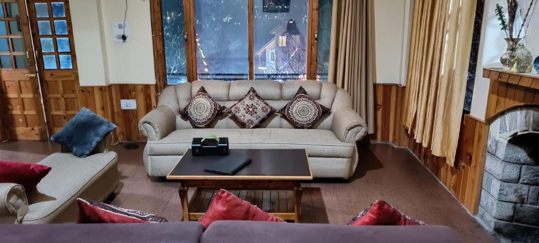 Photo of Livingroom in Manali