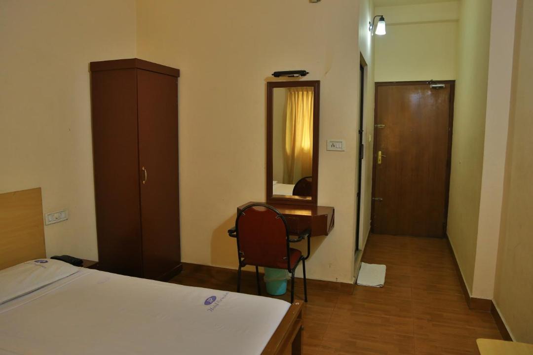 Photo of Others in Shenoys