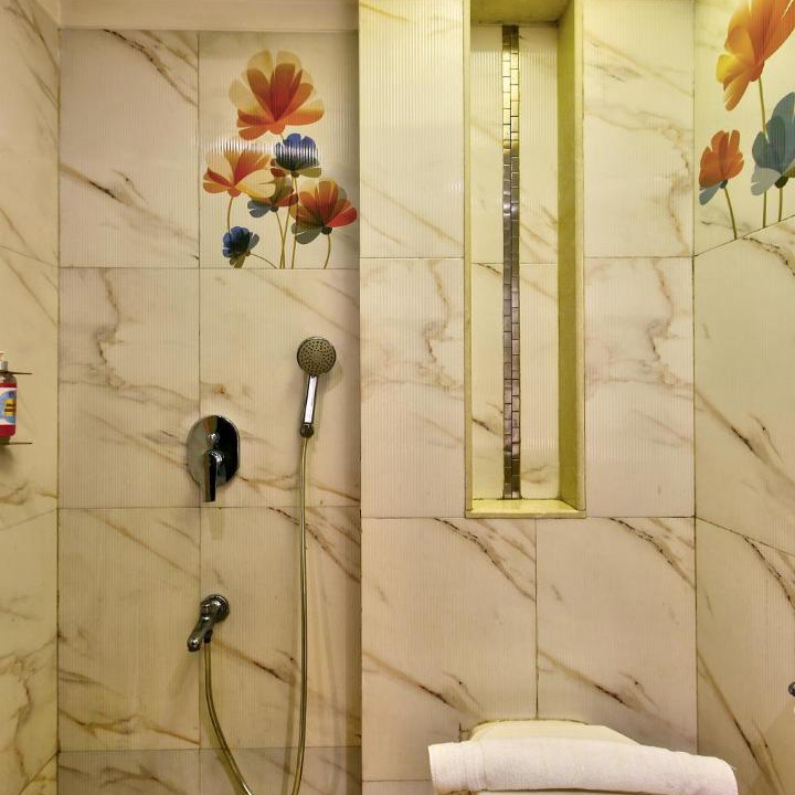 Photo of Bathroom in Juhu
