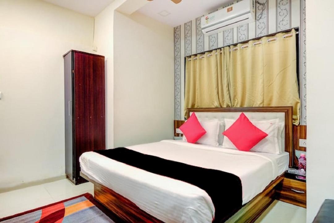 Photo of Bedroom in Juhu