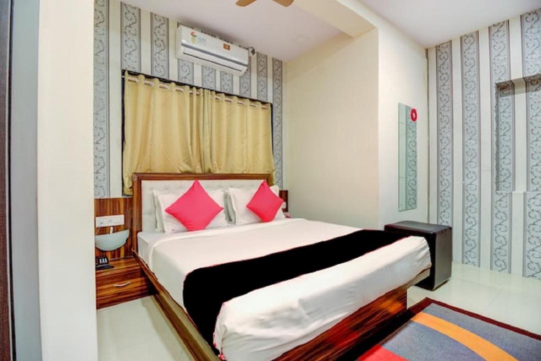 Photo of Bedroom in Juhu
