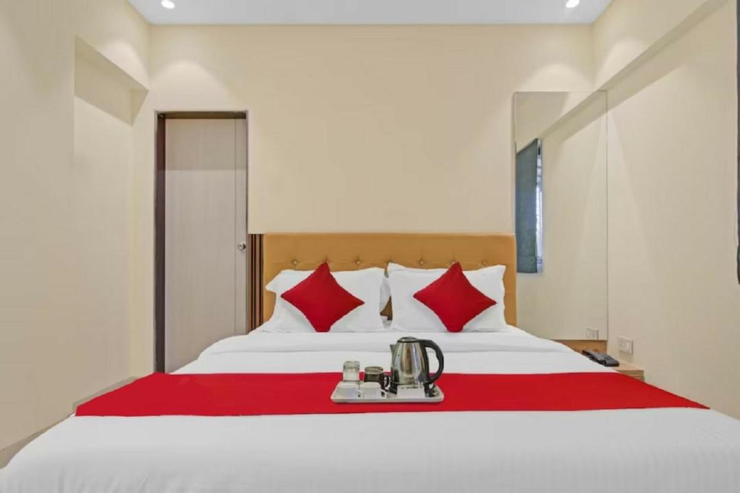 Photo of Bedroom in Juhu