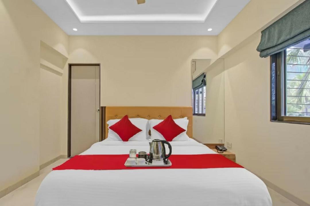 Photo of Bedroom in Juhu