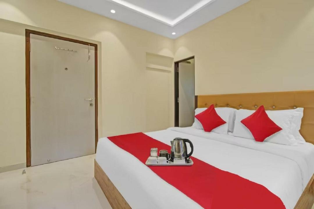 Photo of Bedroom in Juhu