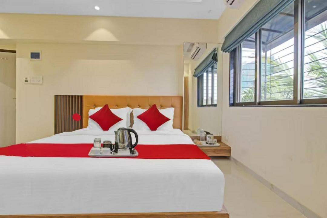 Photo of Bedroom in Juhu