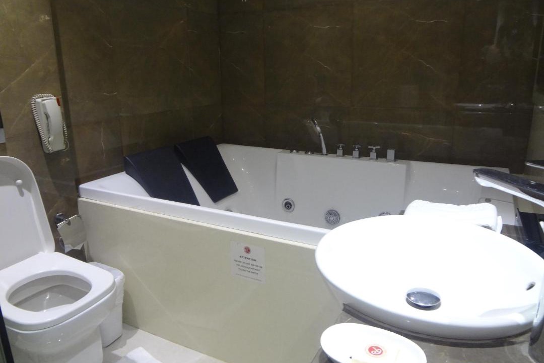 Photo of Bathroom in Juhu