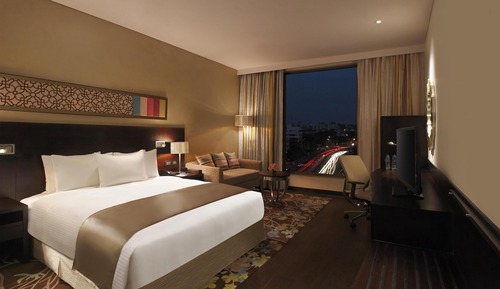 Executive Room, 1 King Bed (City View)