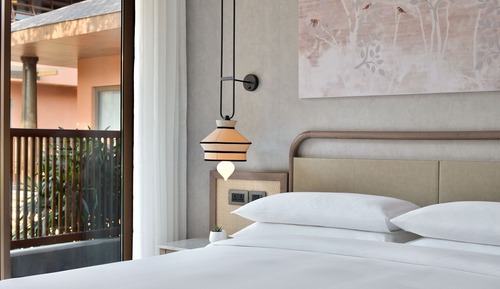 Room, 1 Queen Bed, Balcony, Courtyard View (Balcony)