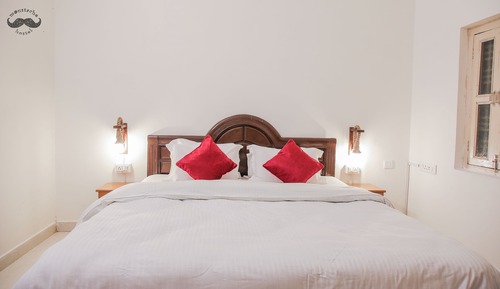 Deluxe Private Room (Non AC)