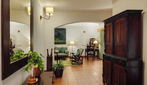Deluxe Cottage with Private Garden