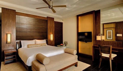 Room, 2 Twin Beds, Balcony, Bay View (Club Access)