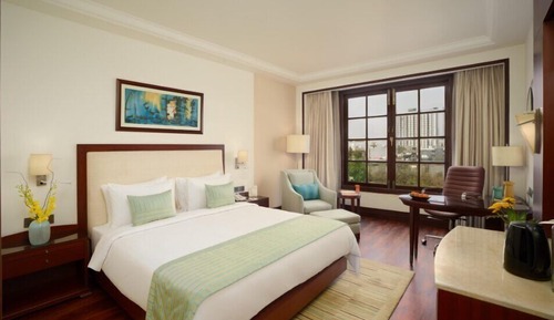 Premium Room, 1 King Bed
