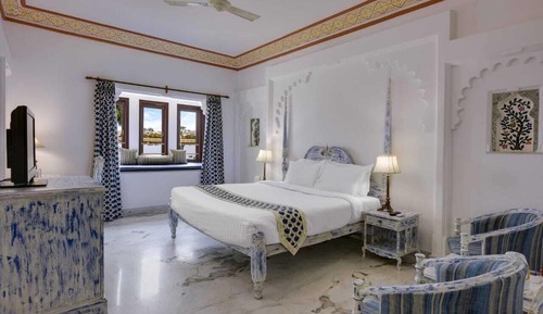 Superior Room with Bathtub