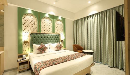 Signature Suite, City View