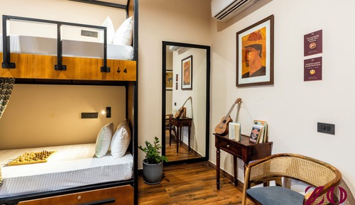 Deluxe 8 Bed Mixed Dorm