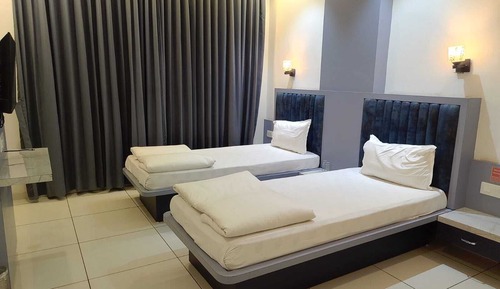 Suite, Balcony, Garden View