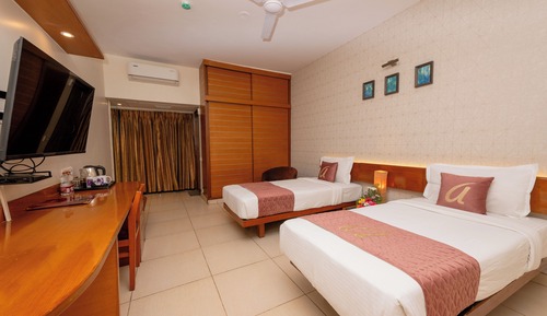 Deluxe Double or Twin Room, Balcony