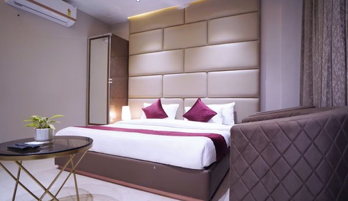 Executive Room, City View