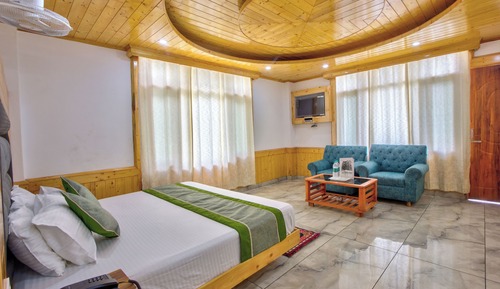 Honeymoon Suite