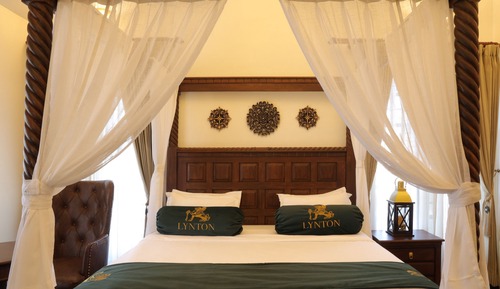 Super Deluxe Room