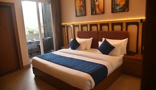 Deluxe Double Room, Balcony, Mountain View