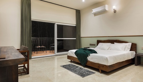 Deluxe Double Room, Balcony, Pool View