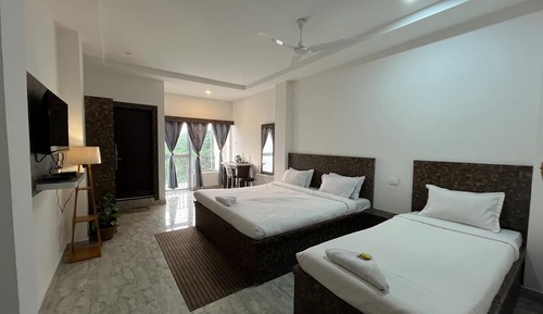 Executive Triple Bedroom