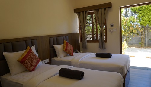 Deluxe Triple Room, Balcony, Mountain View