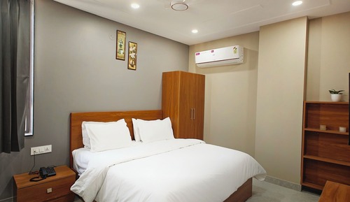 Superior Double Room, City View