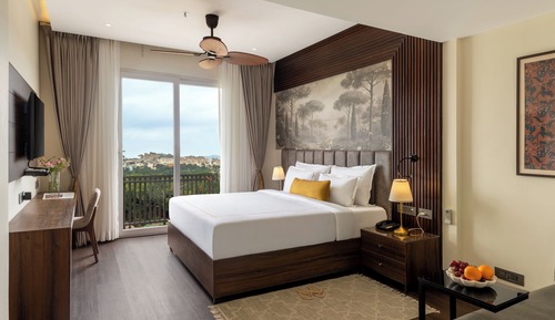 Premium Double Room, Balcony, Partial Lake View
