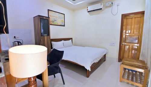 Standard Room, 1 Queen Bed