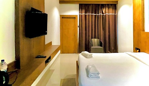 Standard Room, 1 Double Bed, Balcony, Garden View
