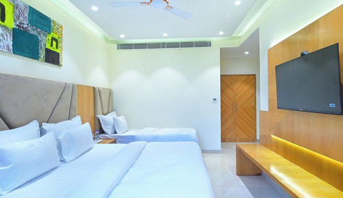 Luxury Triple Room