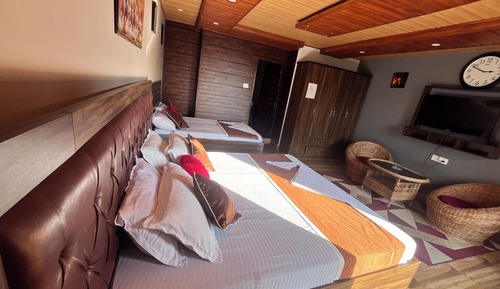 Luxury Quadruple Room, Balcony, Mountain View