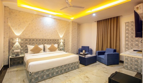 Deluxe Triple Room, City View