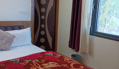 Deluxe Room, 1 King Bed, Balcony, Hill View