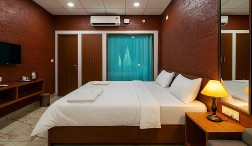 Deluxe Double Room, 1 Queen Bed with Sofa bed, Pool View