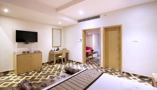 Suite, 1 King Bed, Smoking, Microwave (Separate Living Room)
