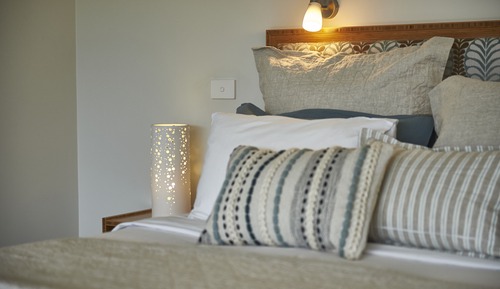 Studio, 1 Queen Bed, Balcony, Marina View (1)