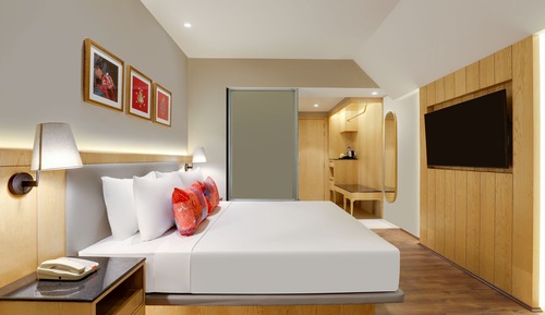 Deluxe King Room