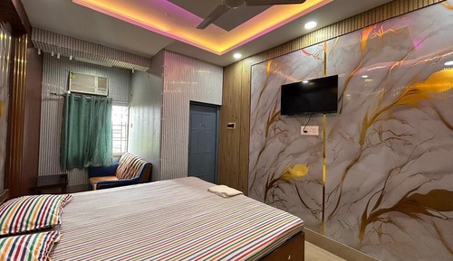 Family Room, City View