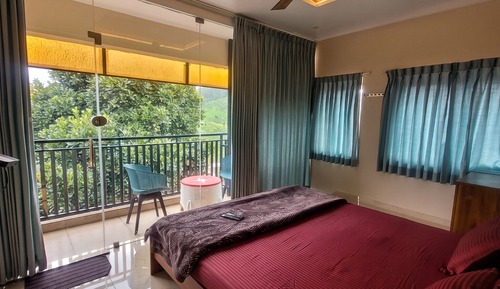 Premium Single with Balcony