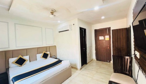 Double Room, City View
