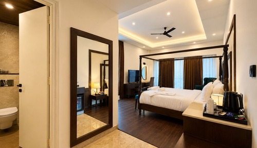 Luxury Suite, Balcony, Mountain View
