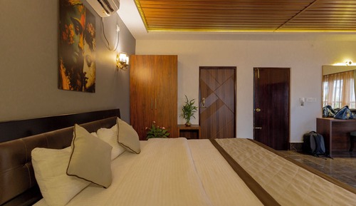 Luxury Double Room, Balcony, Pool View